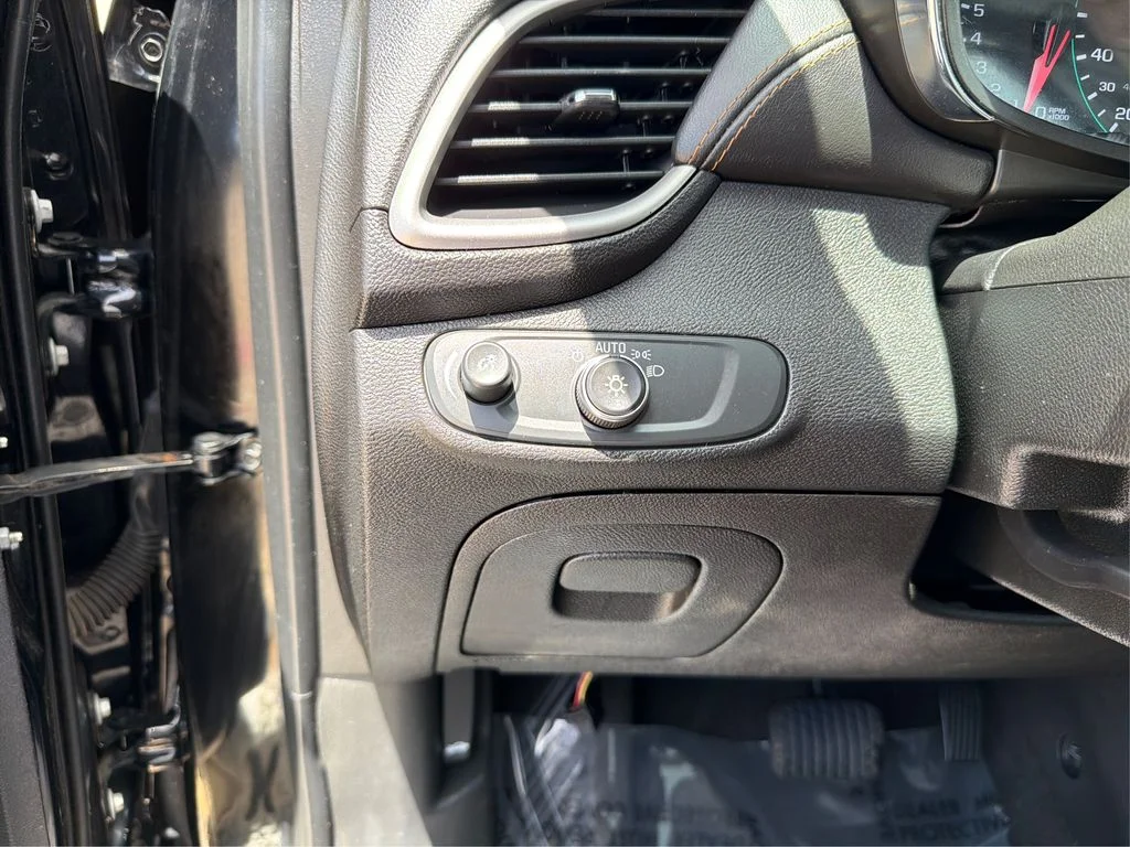 Used 2019 Mosaic Black Metallic Chevrolet LT image 18