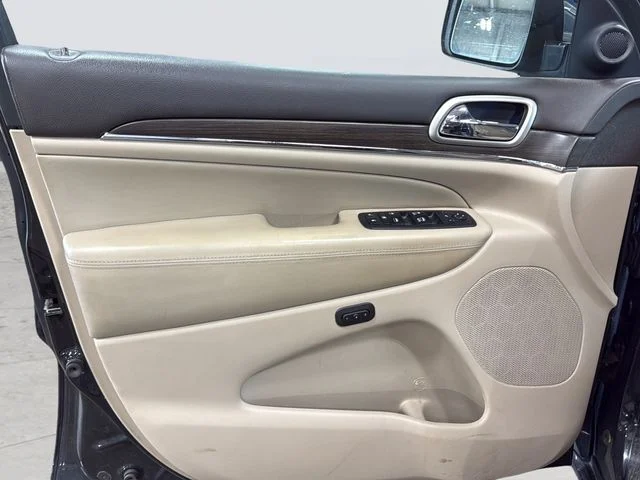 Used 2017 Black Jeep Overland image 20