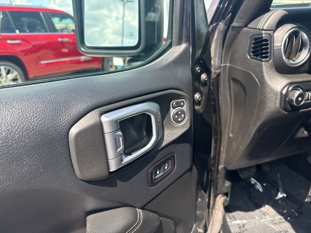 Used 2019 Black Jeep Unlimited Sahara image 11