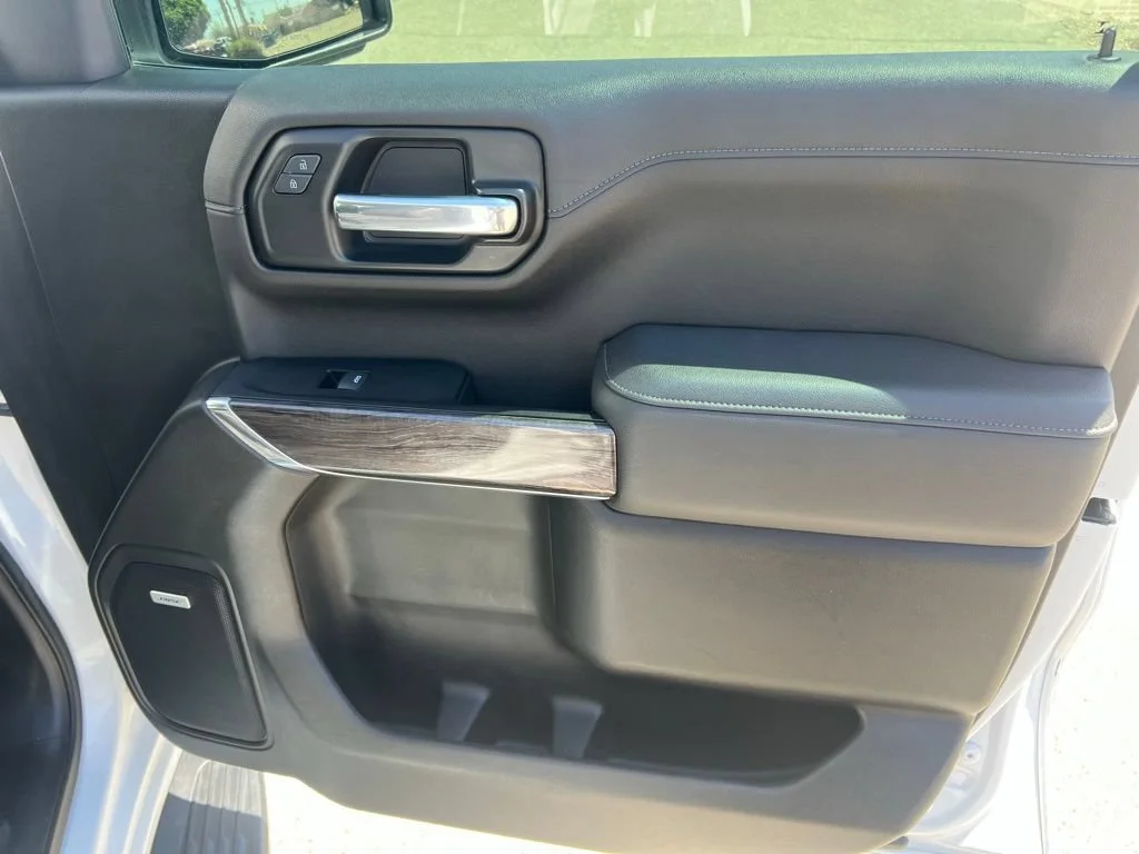 Used 2022 Summit White Chevrolet LTZ image 26