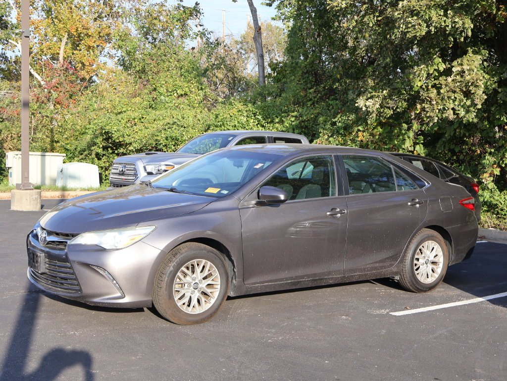 Used 2016 Gray Toyota LE image 4