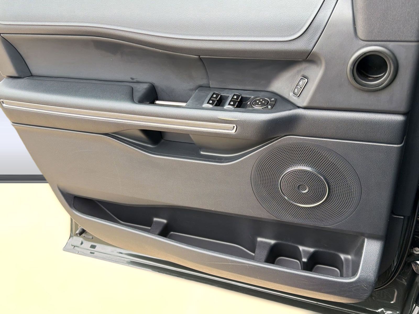 2022 Ford Expedition XLT - Photo 12