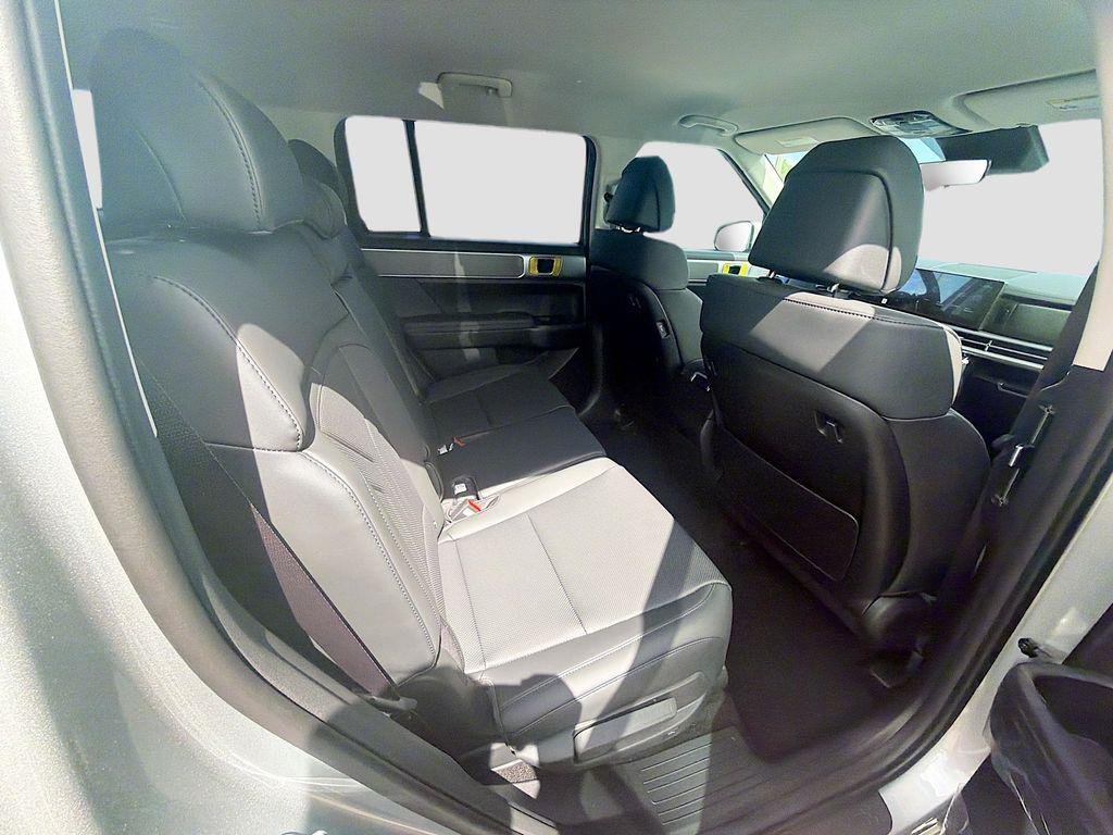 New 2026 Shimmering Silver Hyundai SEL FWD image 19