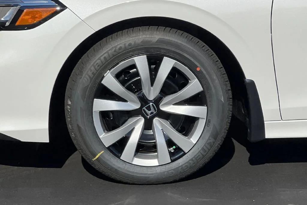 New 2026 Platinum White Pearl Honda LX image 31