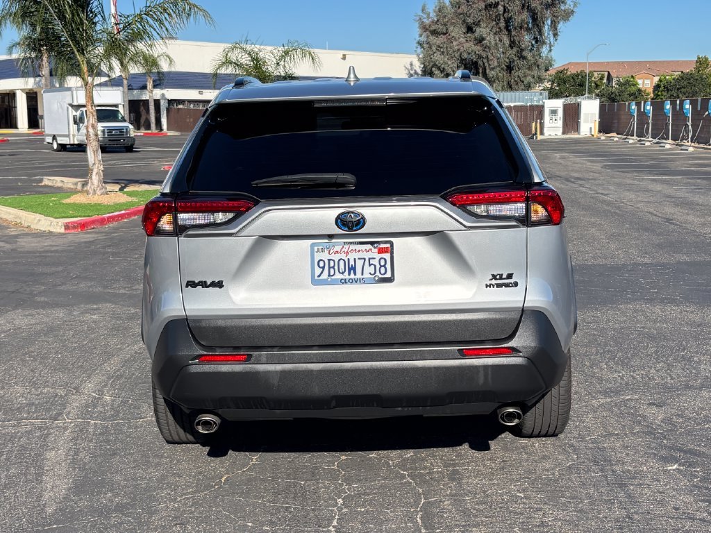 2022 Toyota RAV4 XLE Premium - Photo 6