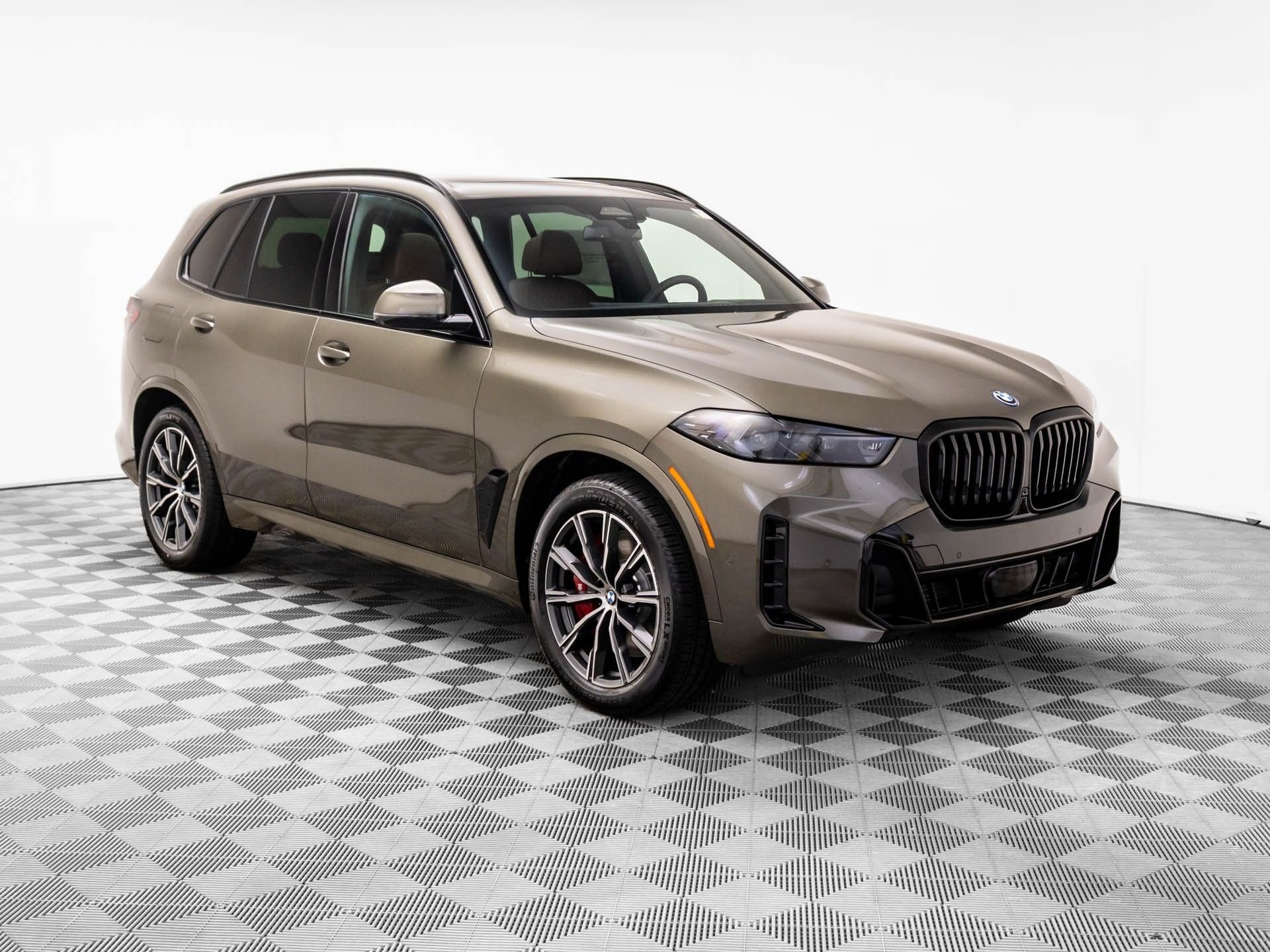 New 2026 Manhattan Green Metallic BMW xDrive50e image 8