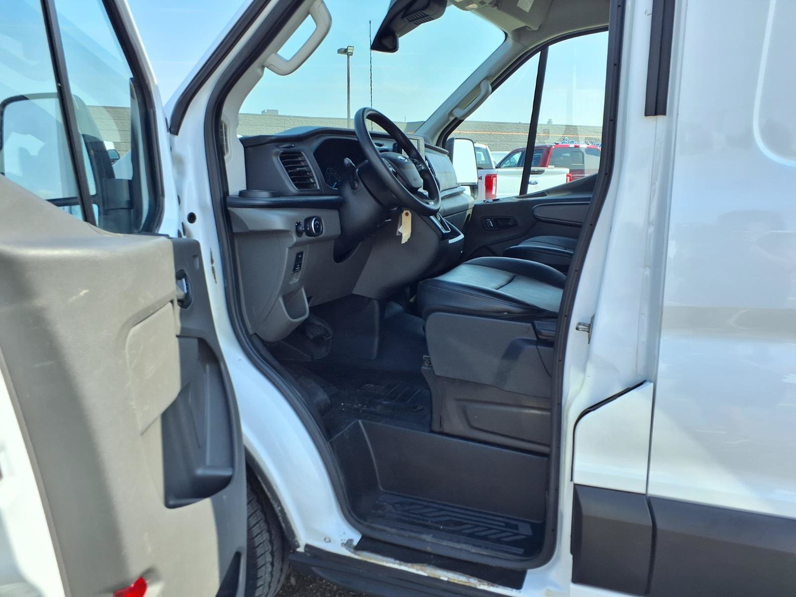 Certified Used 2024 Oxford White Clearcoat Ford Base image 8