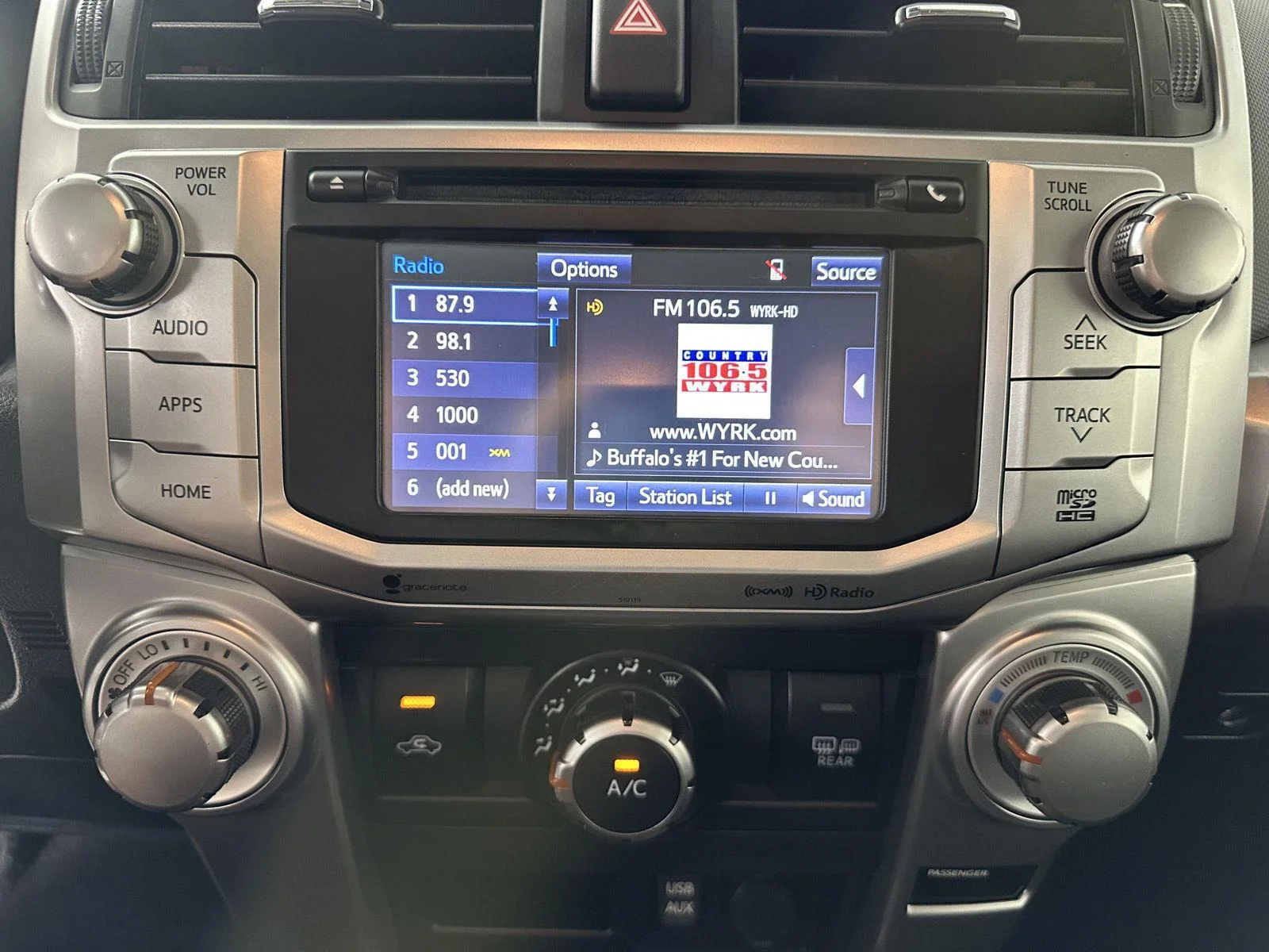 Used 2018 Midnight Black Metallic Toyota SR5 Premium image 6