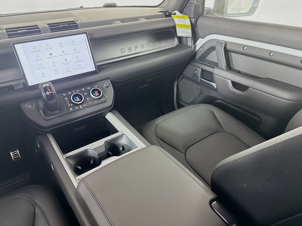 2025 Land Rover Defender V8 - Photo 26