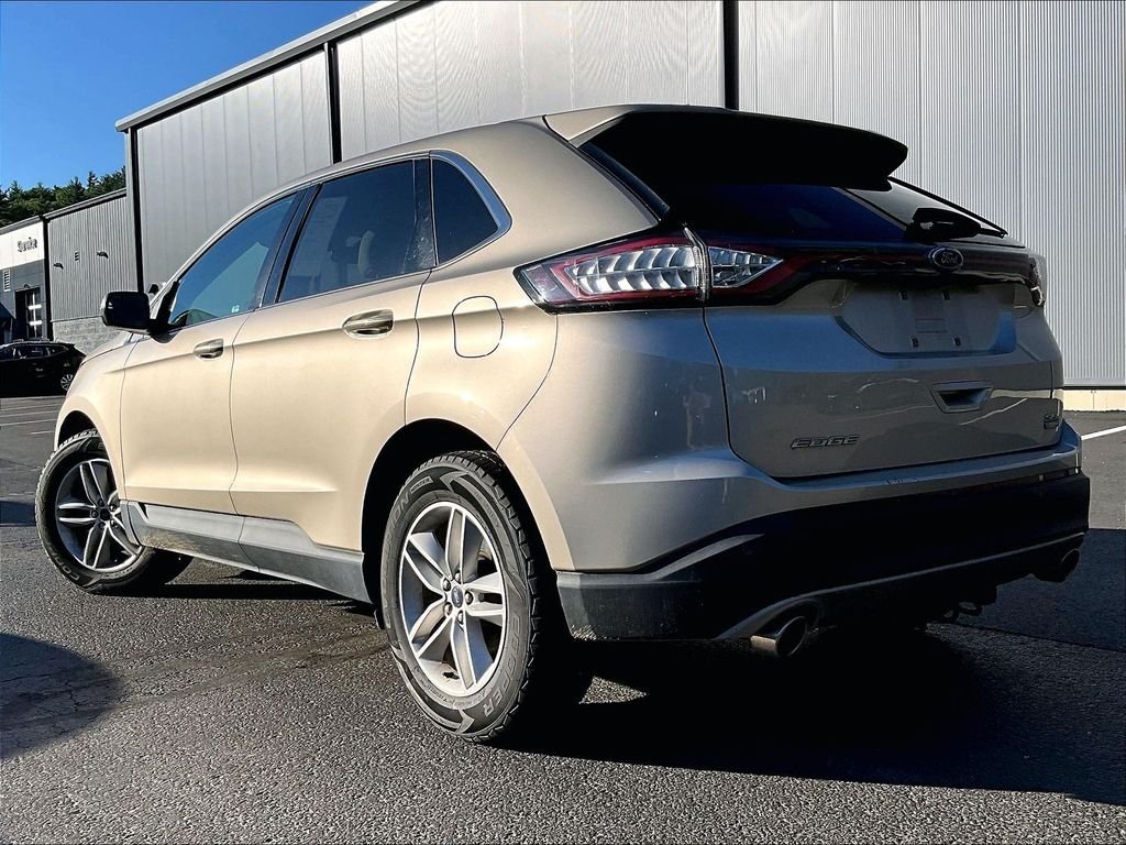 Used 2018 Gold Ford SEL image 6