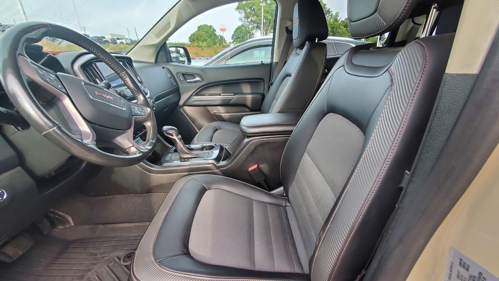 Used 2022 DESERT SAND METALLIC GMC 4WD AT4 w/Cloth image 3