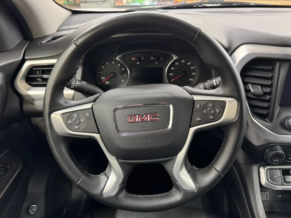 Used 2023 White GMC SLT image 19