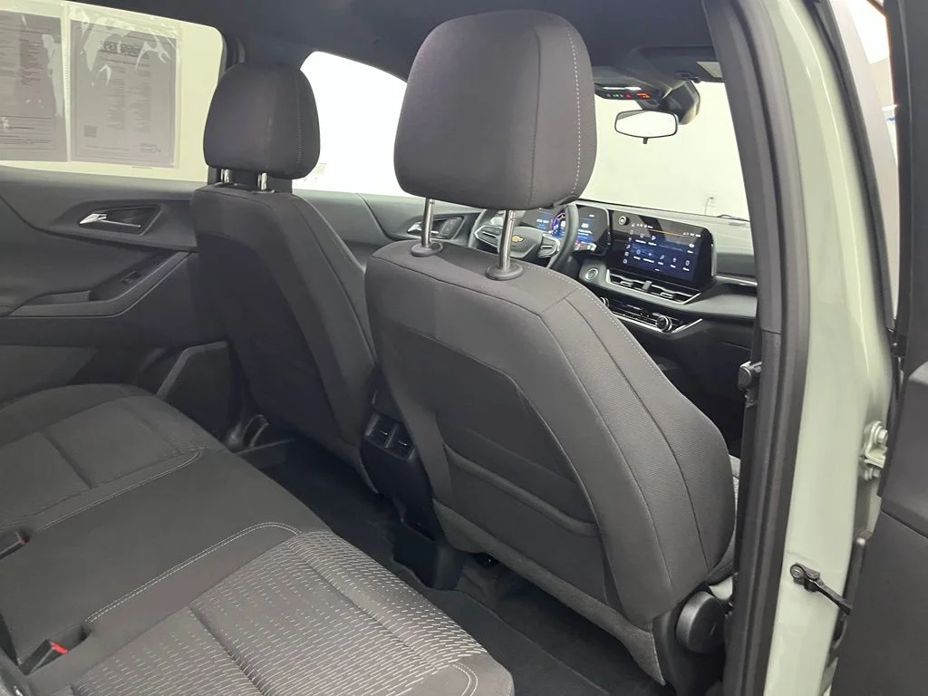 Used 2025 Green Chevrolet LT image 39