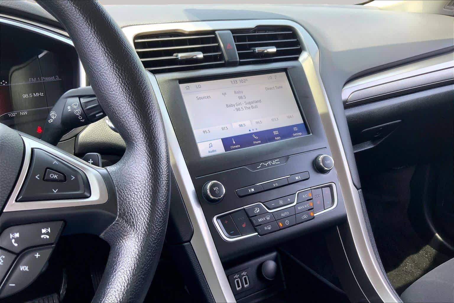 Pre-Owned 2020 Ford Fusion SE