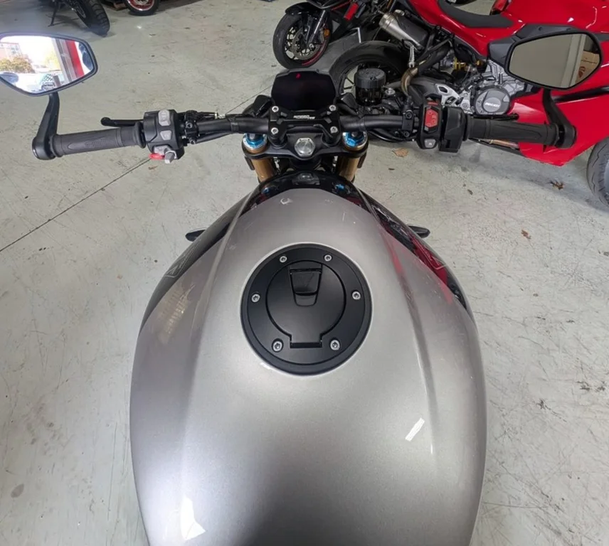 New 2026 DIABLO RED/GRANITE Triumph 1200 RS image 4