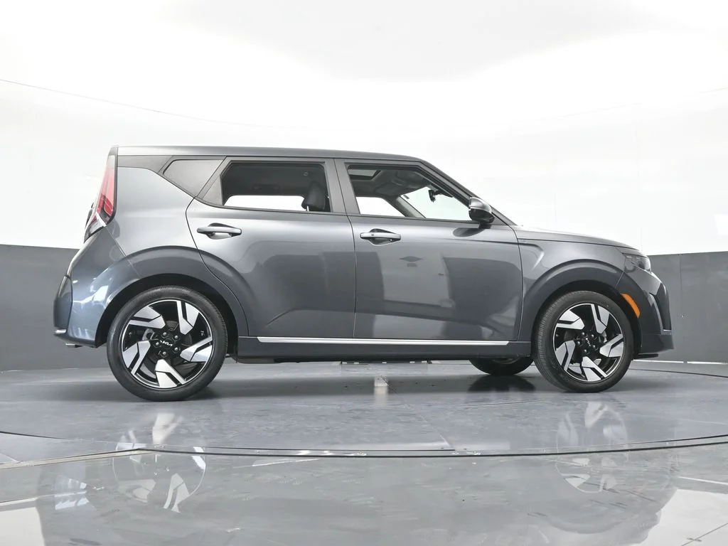 Used 2024 Gravity Gray Kia GT-Line image 57