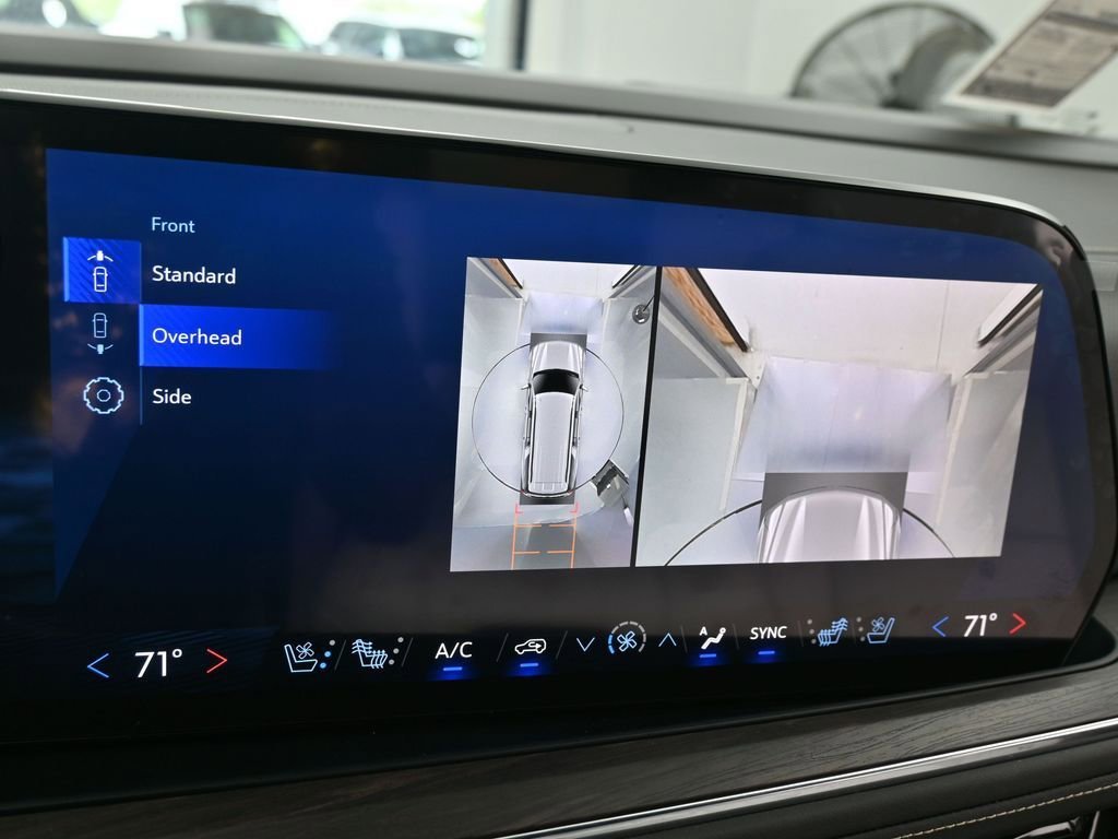 2025 Chevrolet Suburban Premier - Photo 22