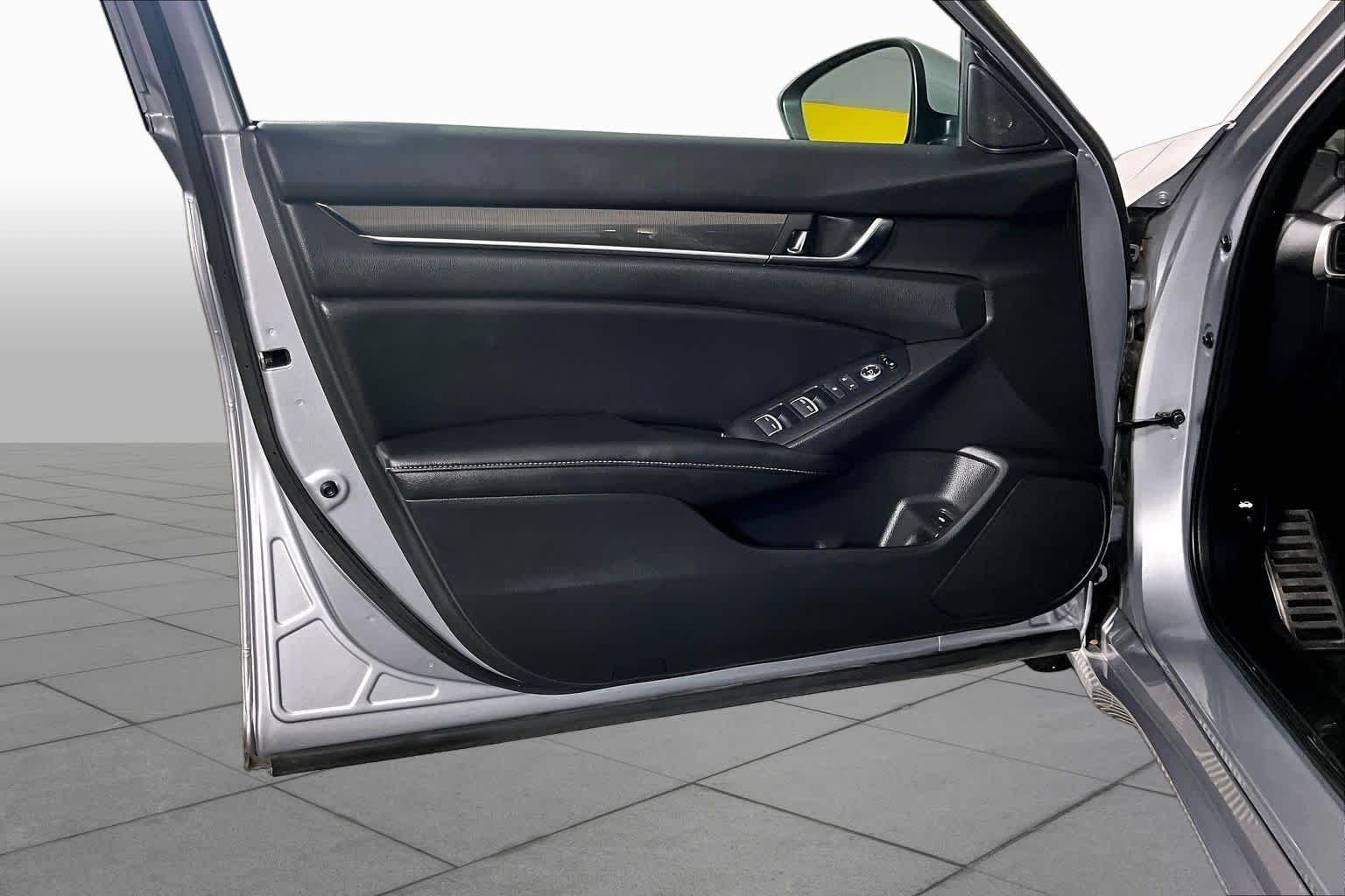 Used 2020 Lunar Silver Metallic Honda Sport image 21