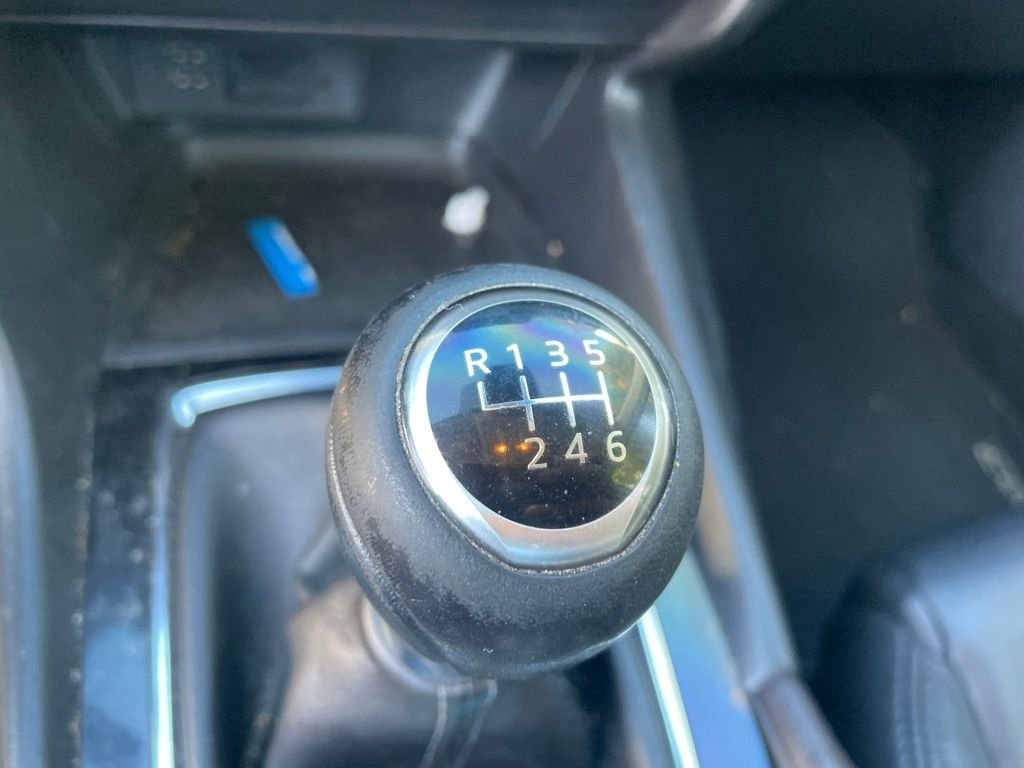 Used 2017 Snowflake White Pearl Mazda Touring 2.5 image 3