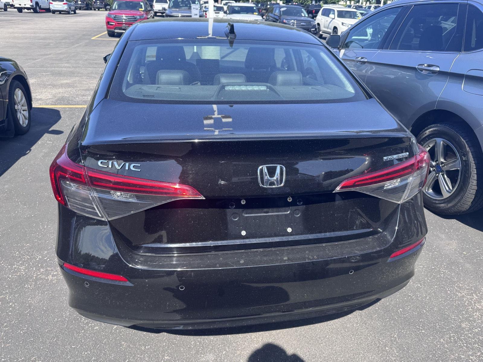 Used 2023 Crystal Black Pearl Honda Touring image 5