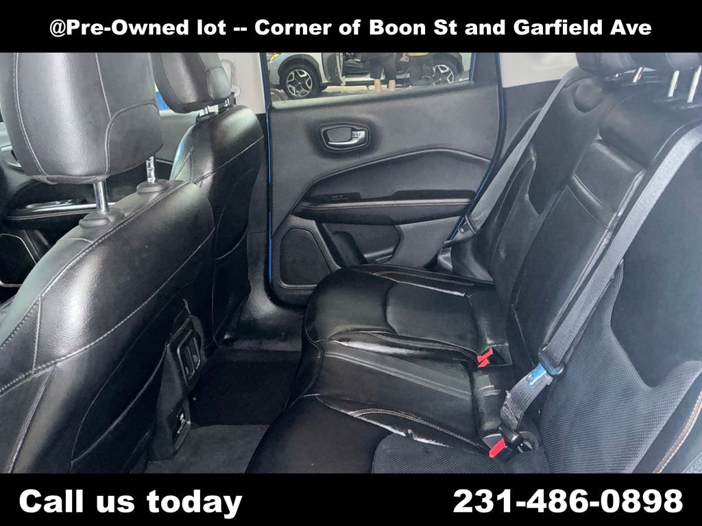 Used 2018 Blue Jeep Limited image 27