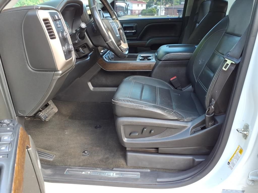Used 2017 White GMC Denali image 12