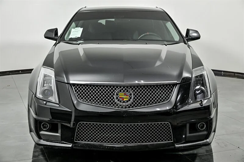 Used 2014 Black Diamond Tricoat Cadillac  image 4