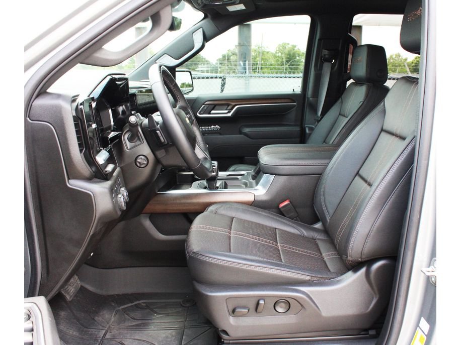 Used 2025 Sterling Gray Metallic Chevrolet High Country image 4