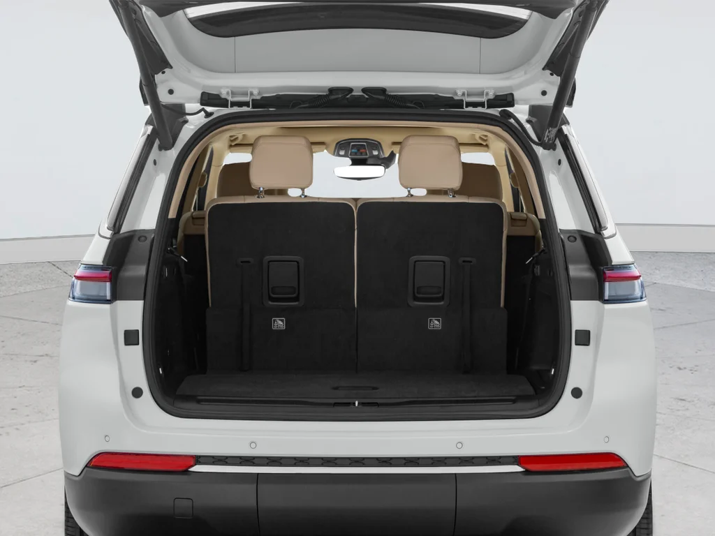 Used 2022 White Jeep Limited image 29