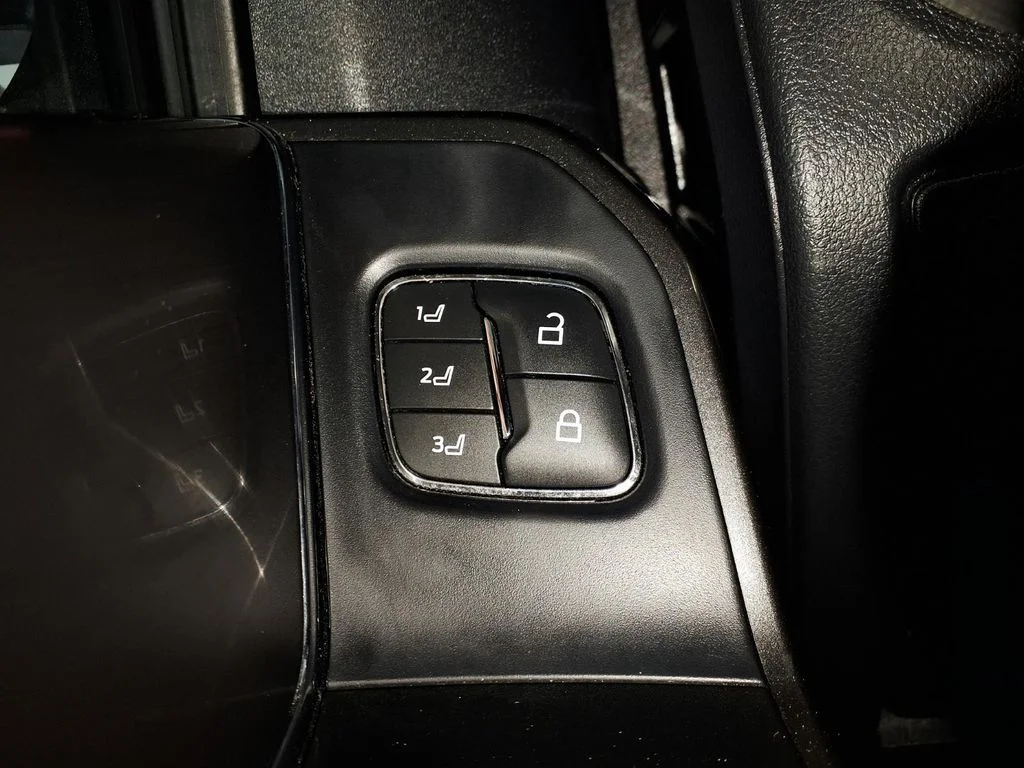 Used 2021 White Ford Lariat image 18