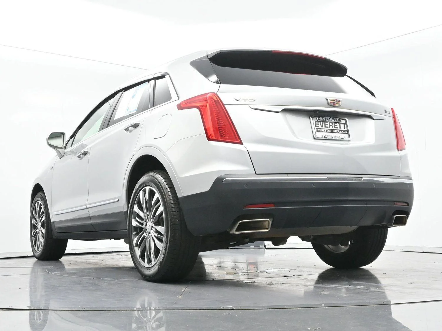 Used 2019 RADIANT SILVER METALLIC Cadillac Luxury FWD image 50