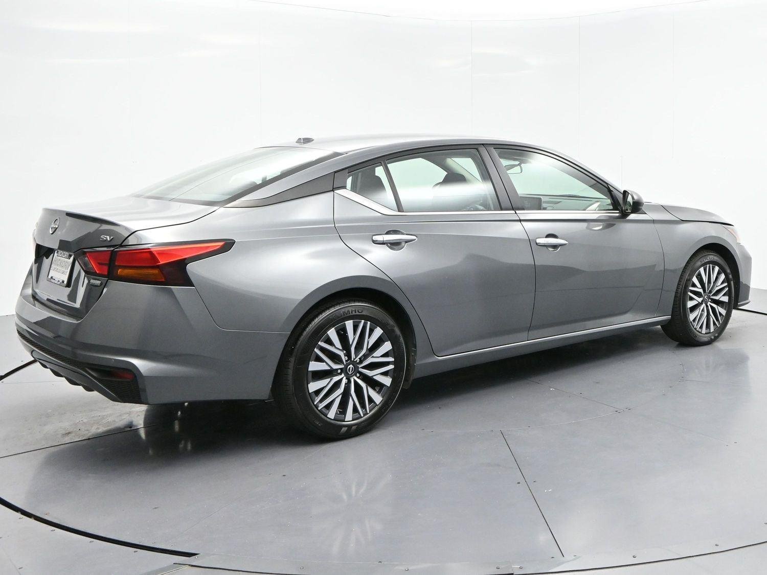 Used 2024 Gun Metallic Nissan 2.5 SV image 7