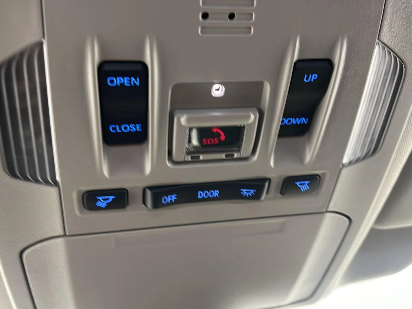 Used 2022 Magnetic Gray Metallic Toyota XLE image 17