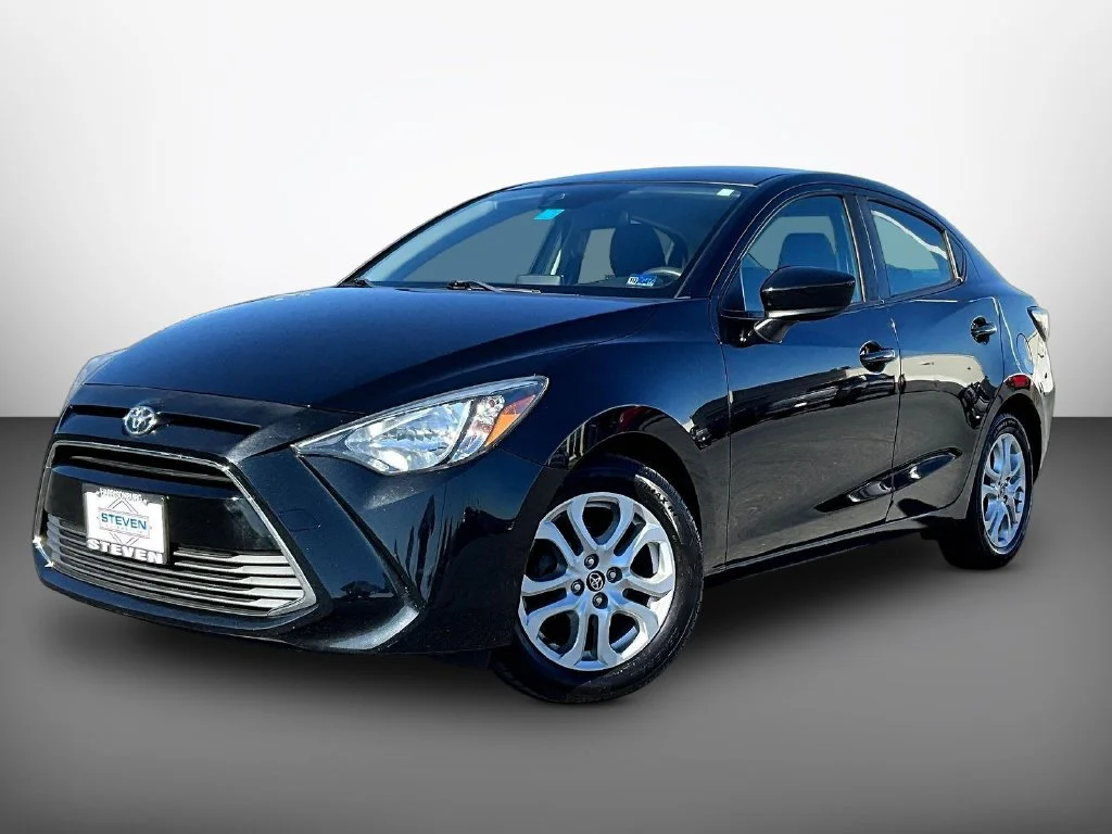 Used 2017 Stealth Toyota Base image 3