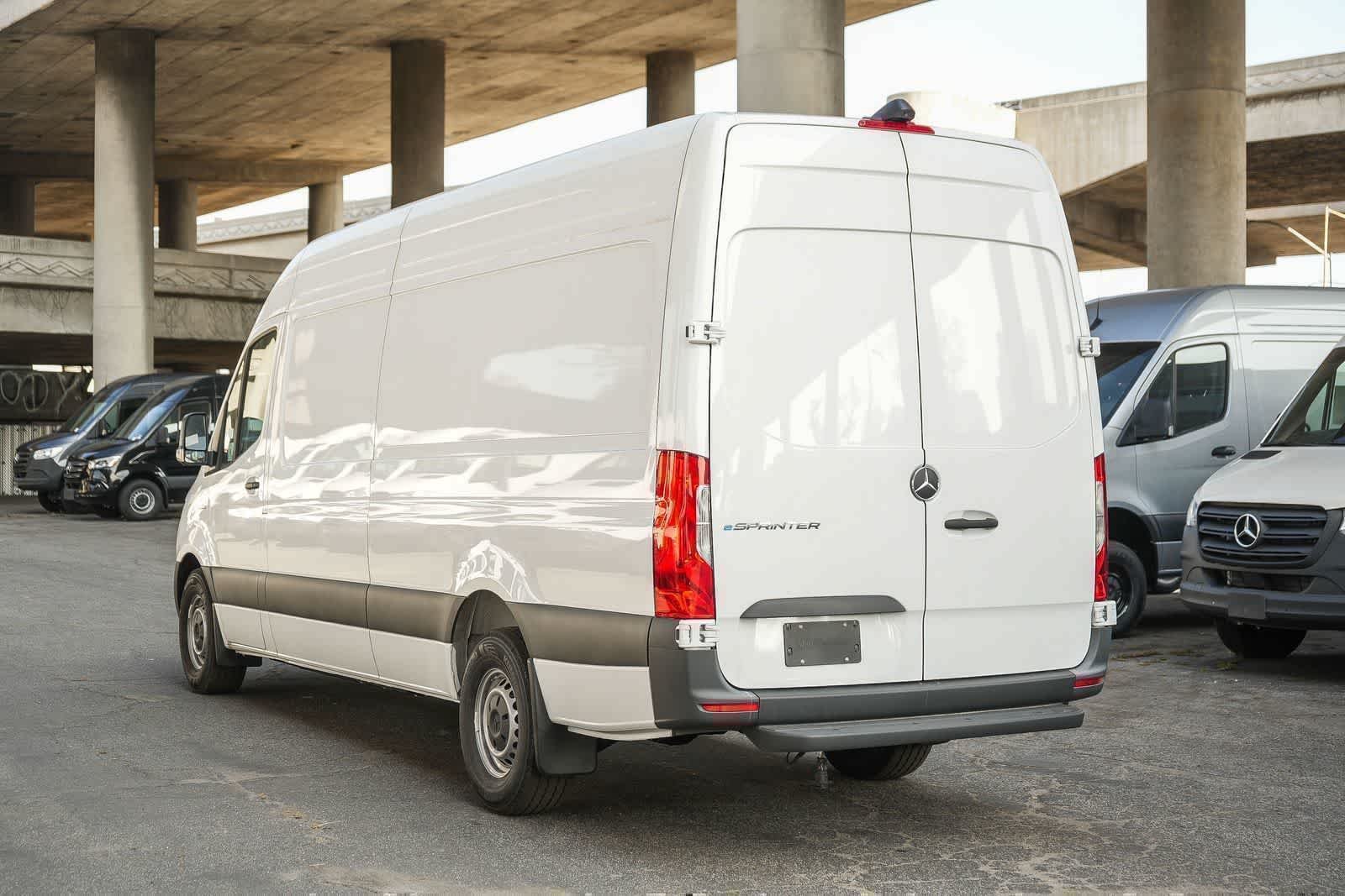 New 2025 Arctic+White Mercedes-Benz Cargo 170WB High Roof 113kW Battery RWD HO Motor image 42