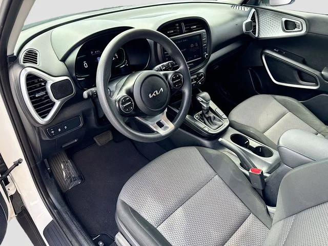 Used 2024 White Kia LX image 9