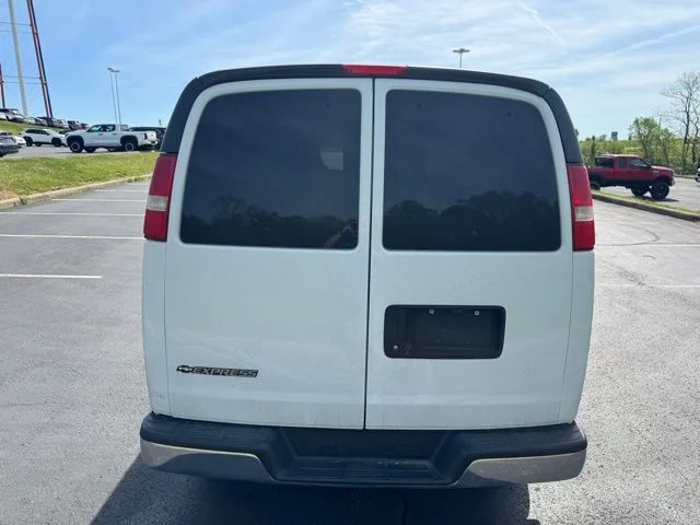 Used 2019 Summit White Chevrolet LT image 4