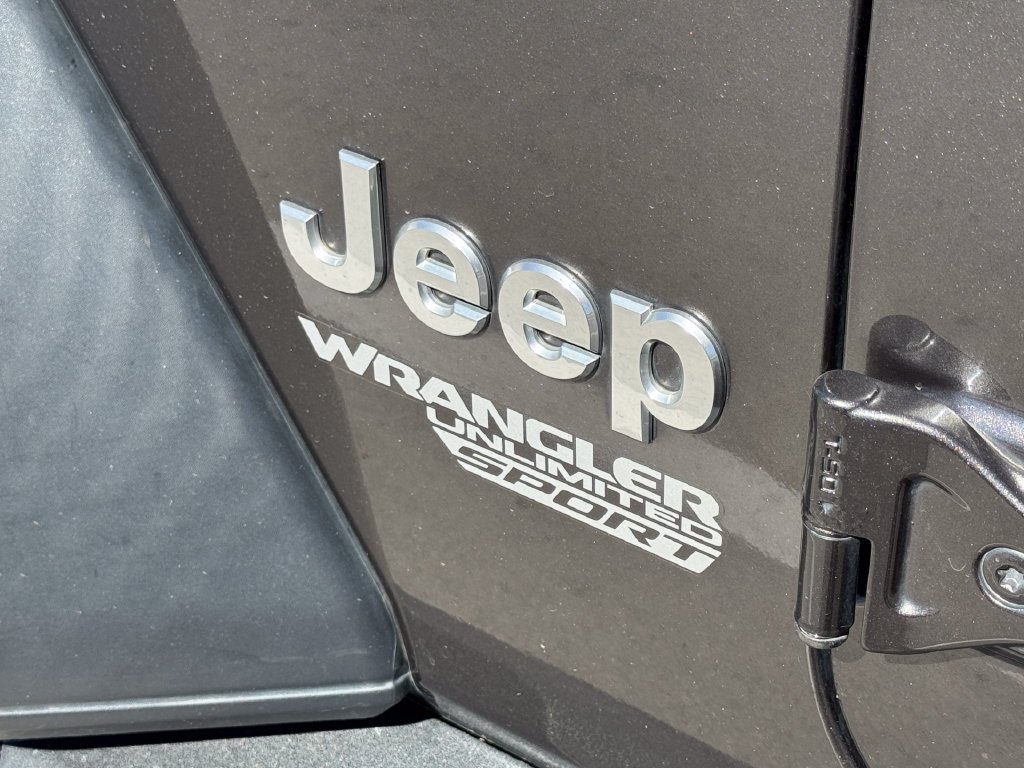 Used 2018 Crystal Metallic Jeep Unlimited Sport S image 8