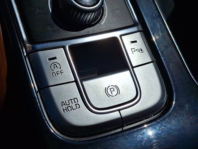 Used 2024 Green Kia EX X-Line image 27