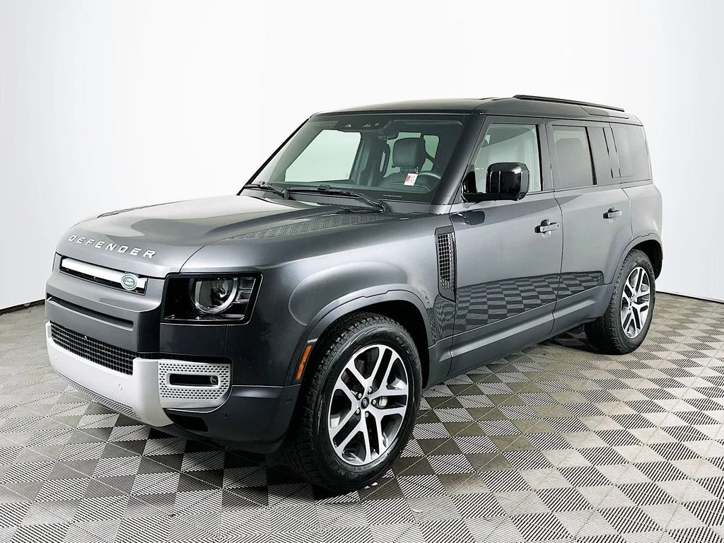 2025 Land Rover Defender 110 S P300's photo