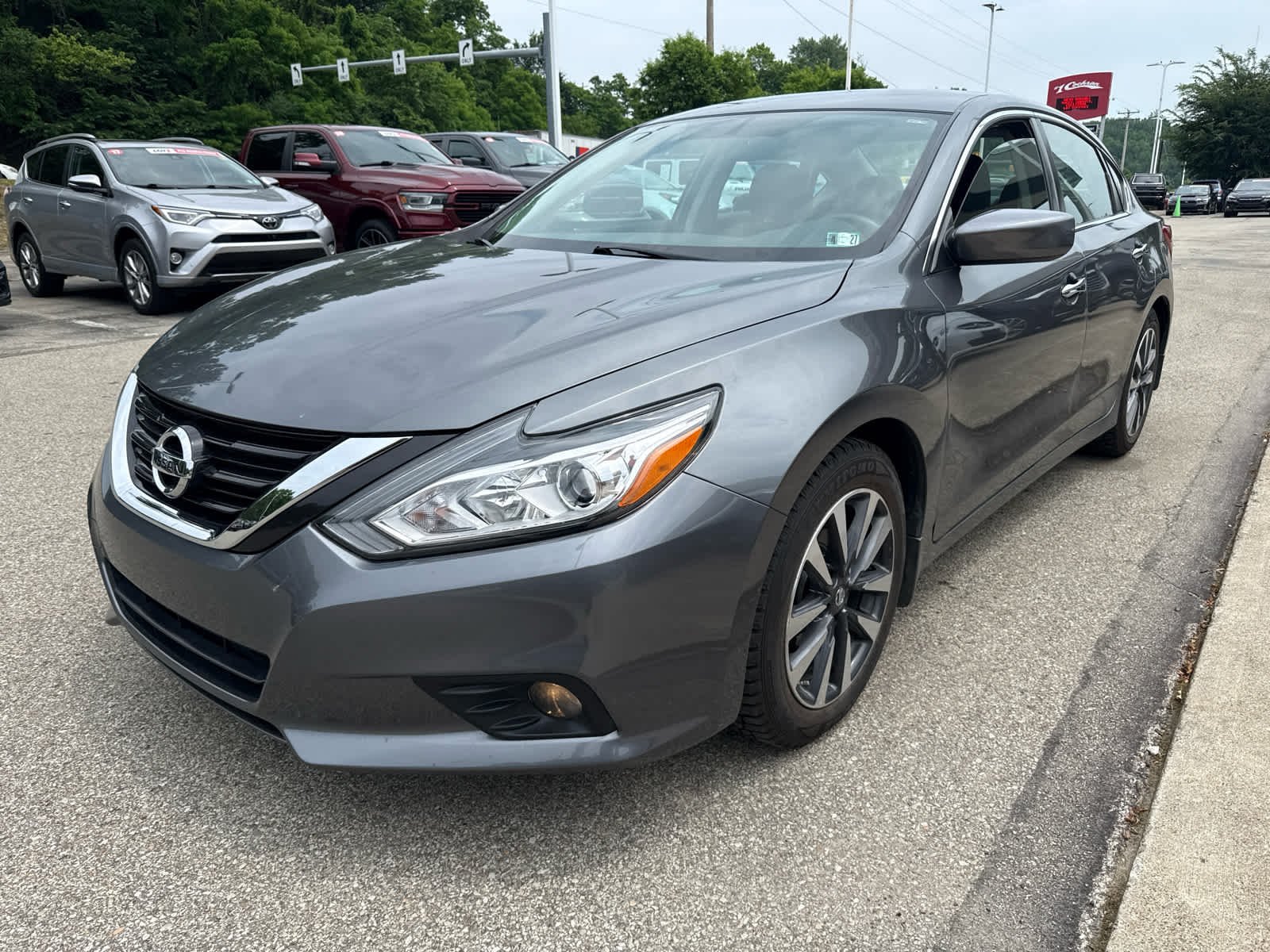 Used 2017 Gun Metallic Nissan 2.5 SV image 3