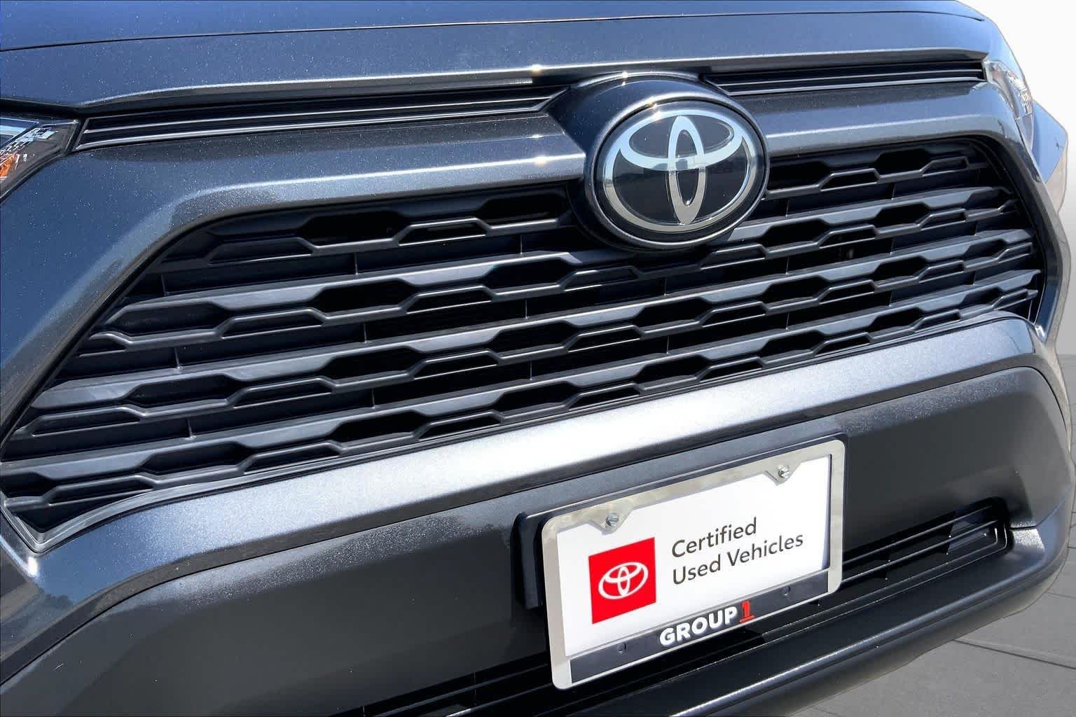 Used 2021 Magnetic Gray Metallic Toyota XLE Premium image 29