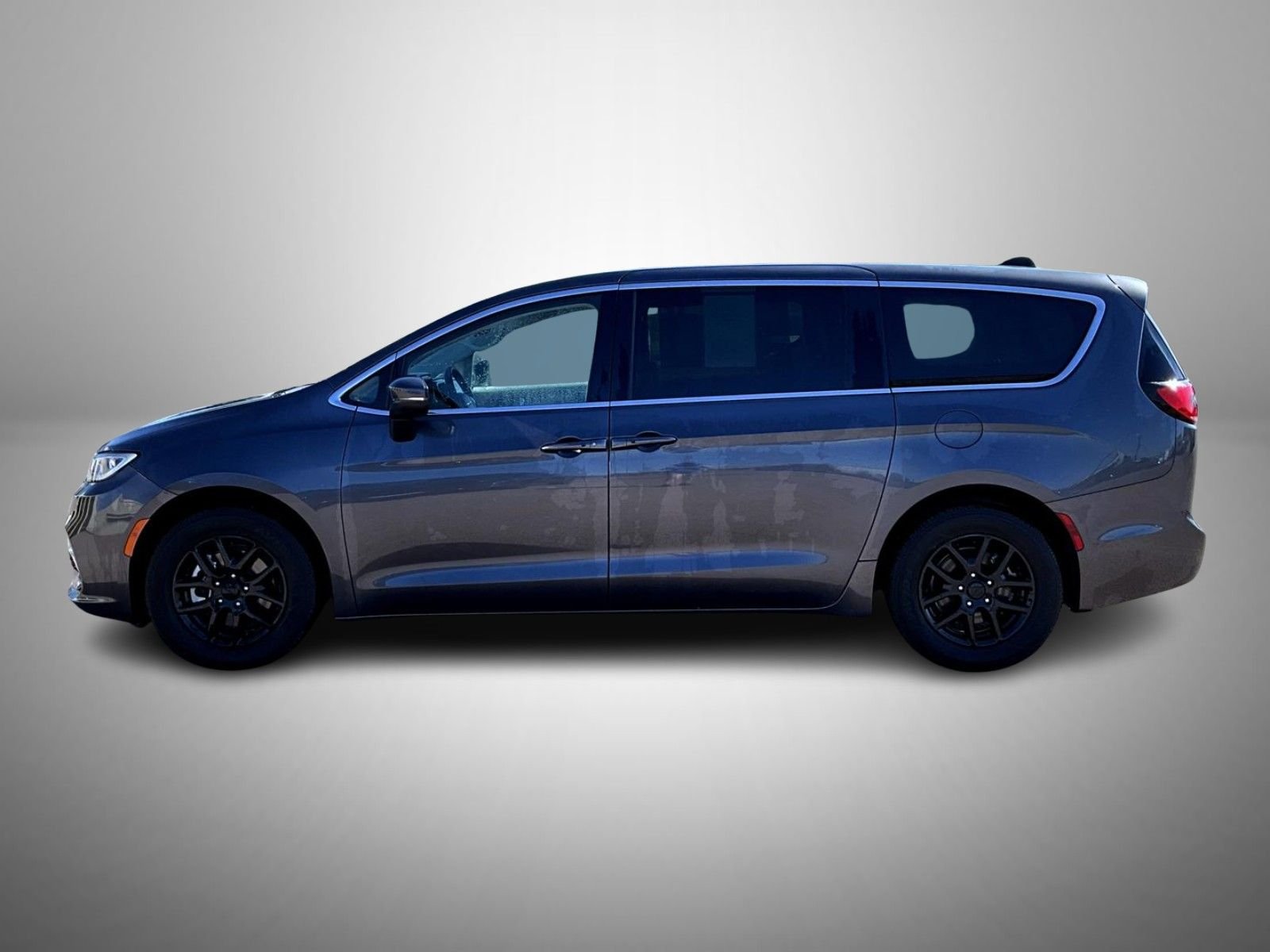 Used 2023 Gray Chrysler Touring L image 8
