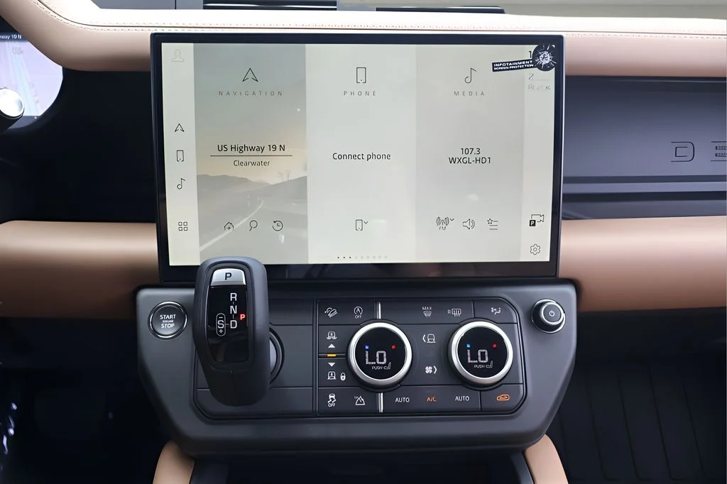 New 2026 Fuji White Land Rover X-Dynamic SE image 22