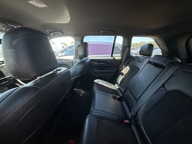 Used 2023 White Jeep Altitude X image 9