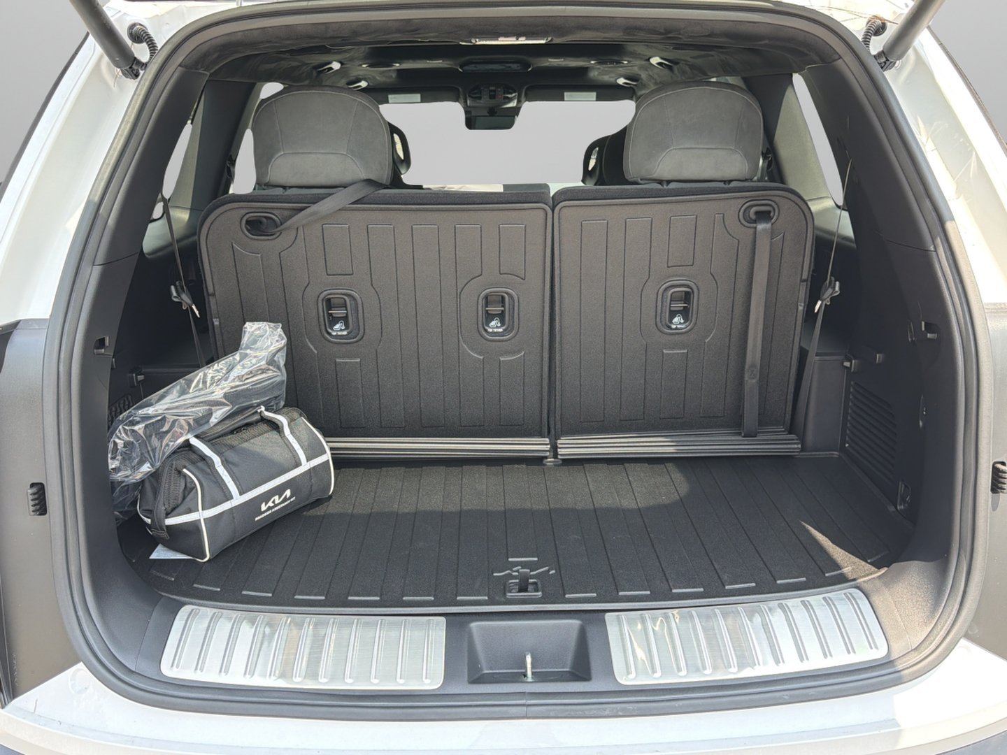 New 2027 Glacial White Pearl Kia X-Pro SX Prestige image 26