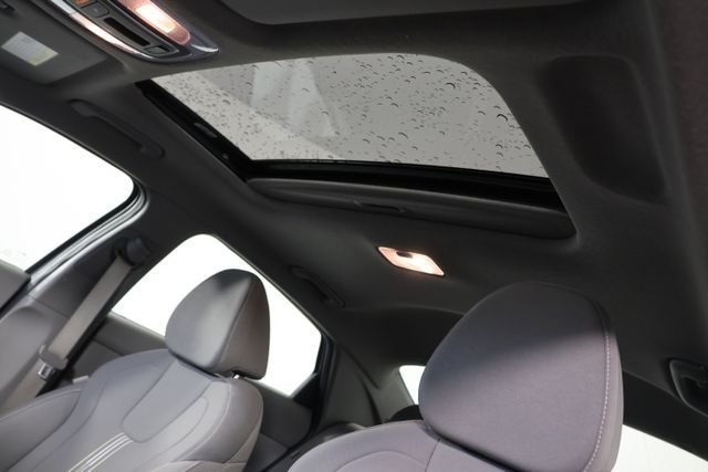 Certified Used 2025 Silver Hyundai SEL Convenience image 19