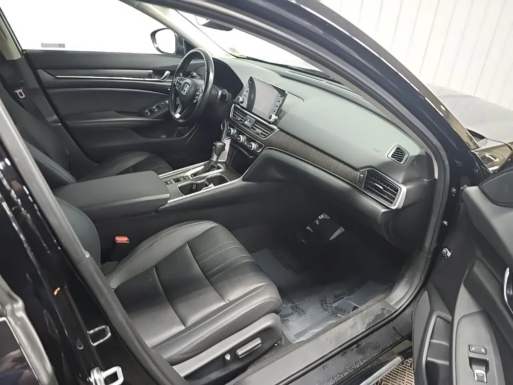 Used 2022 Black Honda EX-L image 16