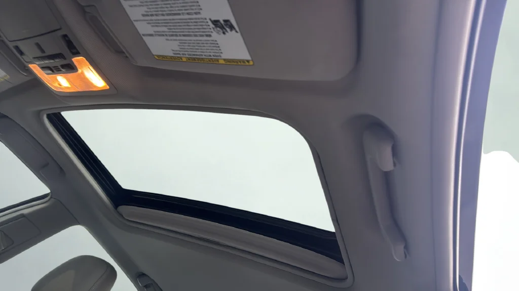 Used 2014 Black Toyota XLE image 17