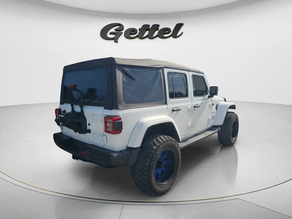 Used 2021 White Jeep Unlimited Sahara 4x4 image 3